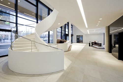飛旋的辦公空間樓梯設計