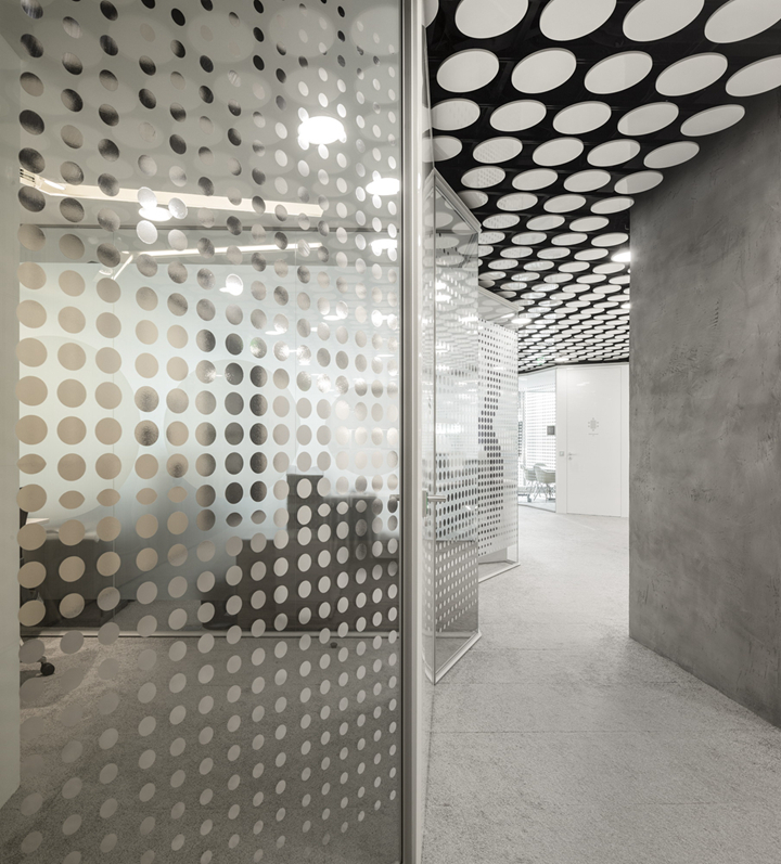 上海办公楼装修- 黑白創意“圓”簡約辦公空間設計，俄羅斯Uralchem公司總部